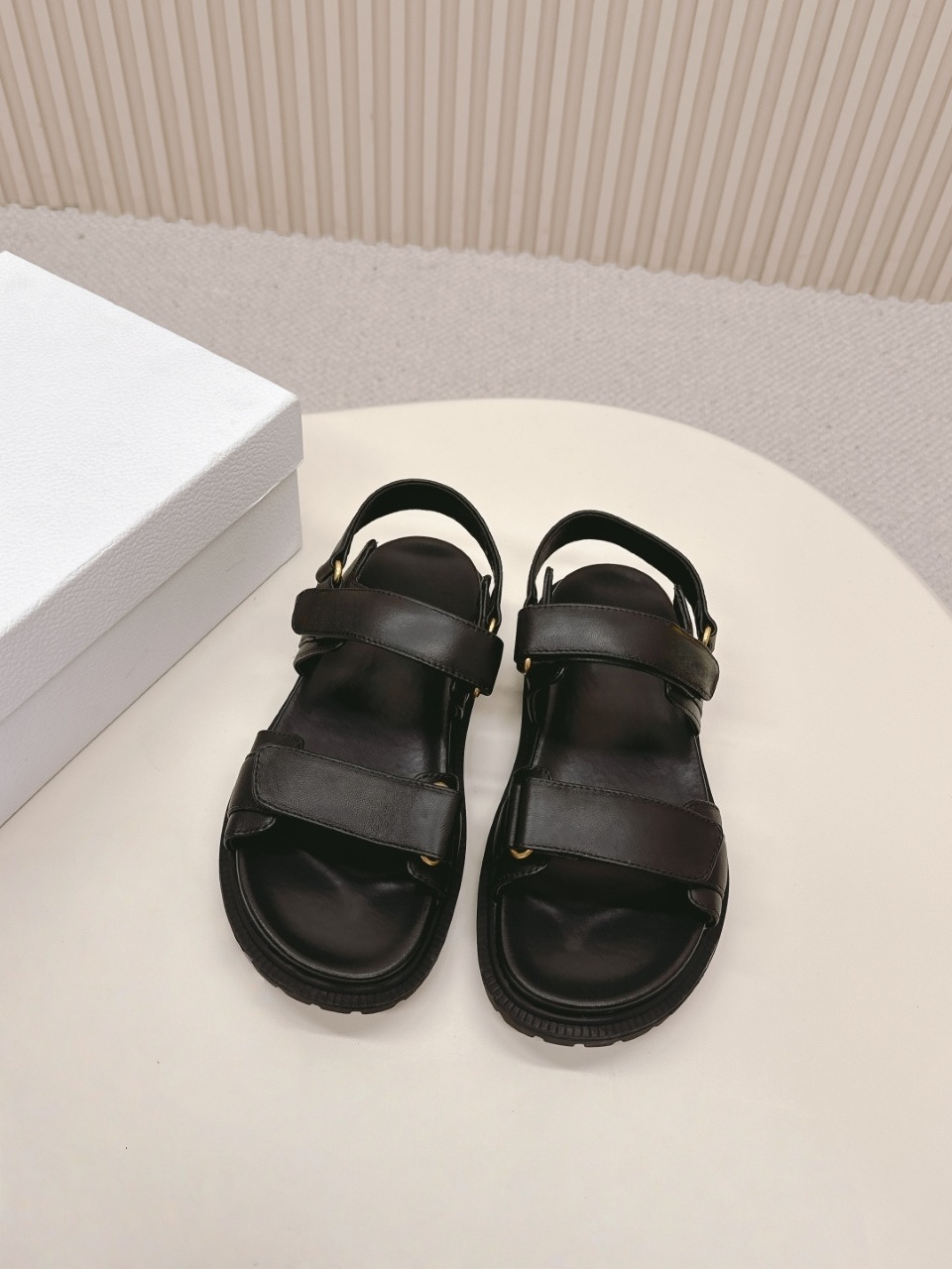 Women's Luxury Platform Sandal - Velcro Hook Loop 评论和价格