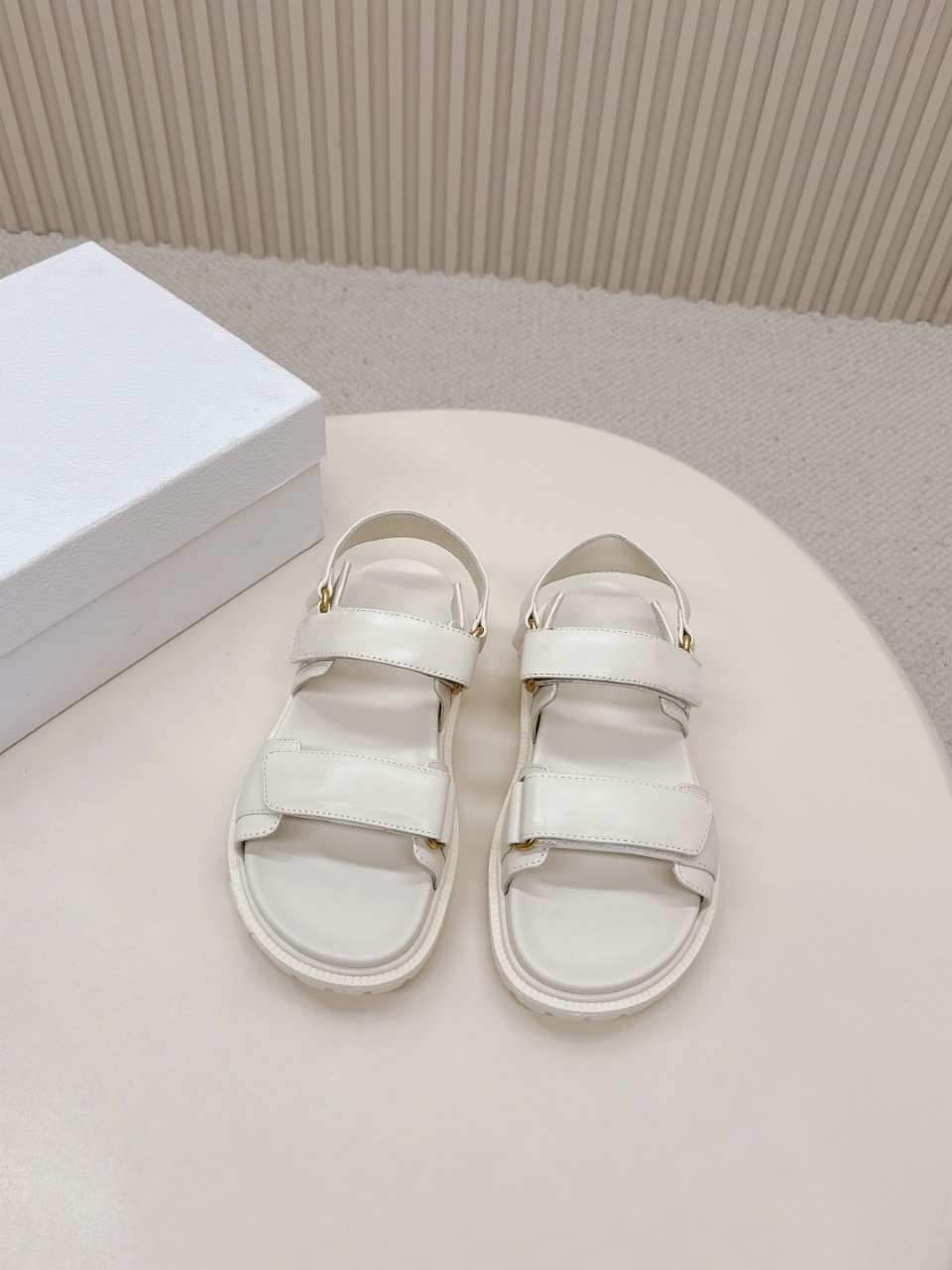 Women's Luxury Platform Sandal - Velcro Hook Loop 评论和价格